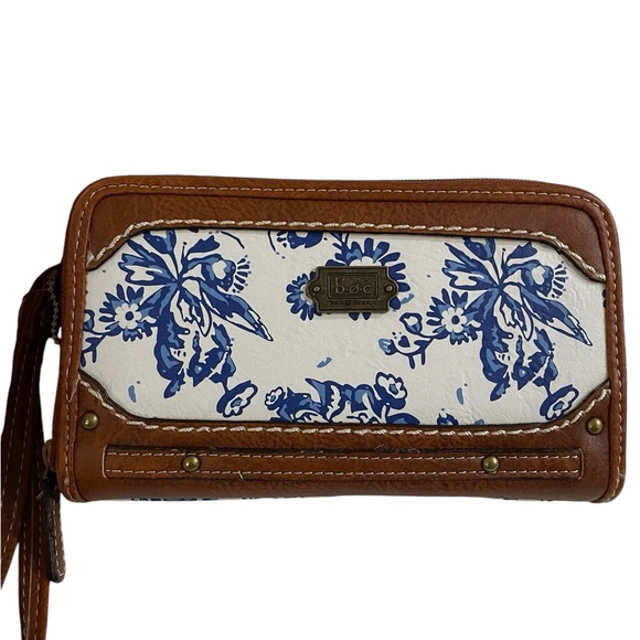 B. O. C. Floral/Saddle Wallet Women - Picture 1 of 5